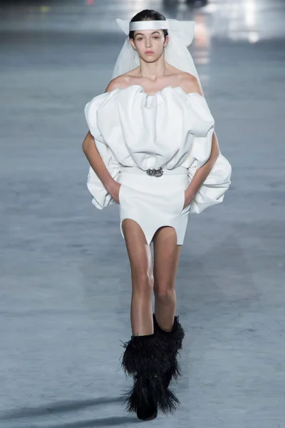 Look 53